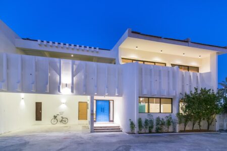 The front view of rental villas in Dubai located in the central neighbourhood of Jumeirah 3, just 2 minutes from Sheikh Zayed Road