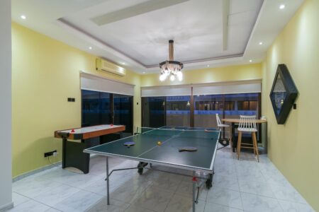 table tennis in rental villa in dubai