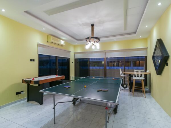 table tennis in rental villa in dubai