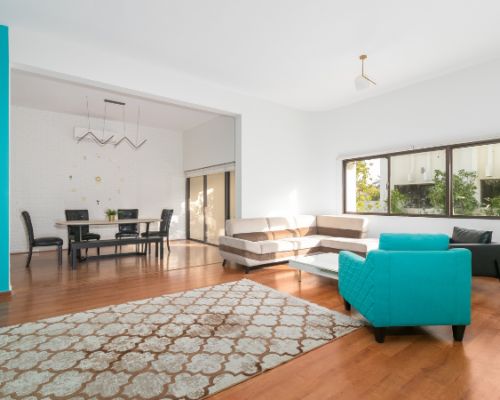 lounge available in holiday villas in dubai for rent located in the central neighbourhood of Jumeirah 3, just 2 minutes from Sheikh Zayed Road.