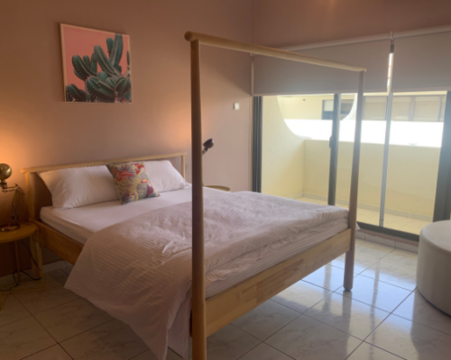 bedroom available in rental villas in dubai located in the central neighbourhood of Jumeirah 3, just 2 minutes from Sheikh Zayed Road
