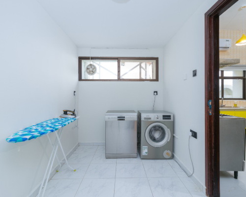 laundry facility available in vacation villas in dubai for rent