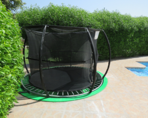 swimming pool available in rental villas in dubai