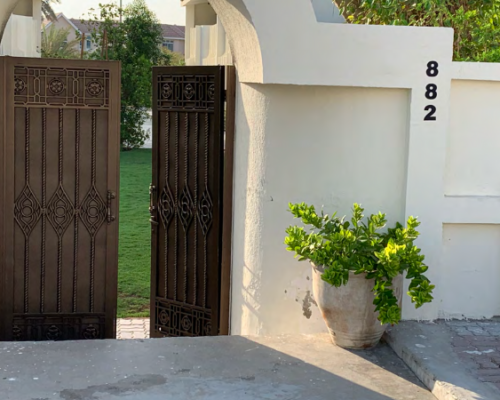 holiday villas in dubai for rent located in the central neighbourhood of Jumeirah 3, just 2 minutes from Sheikh Zayed Road.